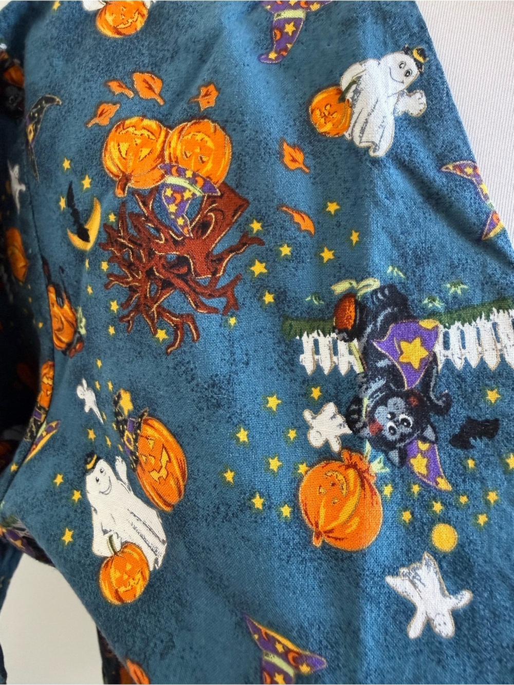 Vintage Handmade Halloween Pumpkin Women's Medical Scrub Top - Picture 3 of 4